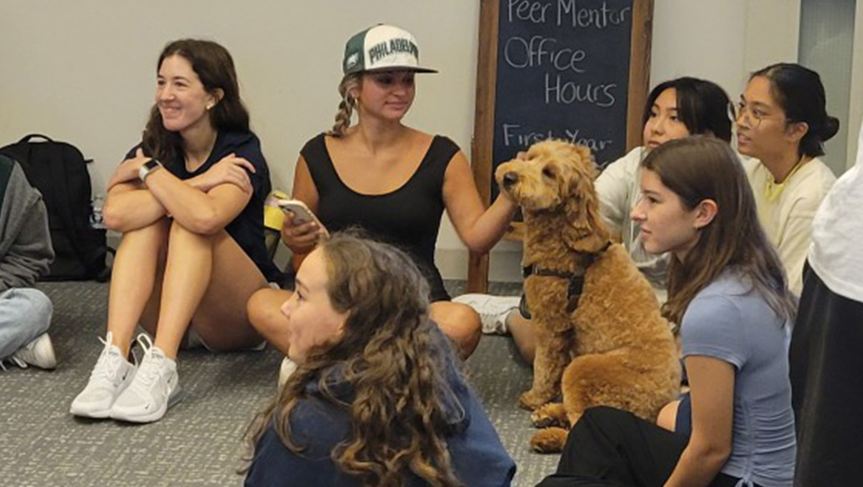 Pet therapy dog Bauer with students