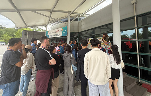 Whitman group visiting Samsung