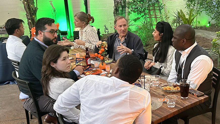 Students alumni small dinner networking