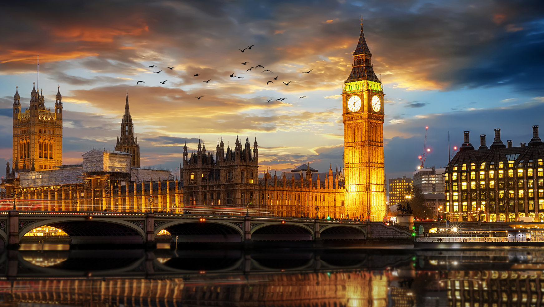 London city view at night