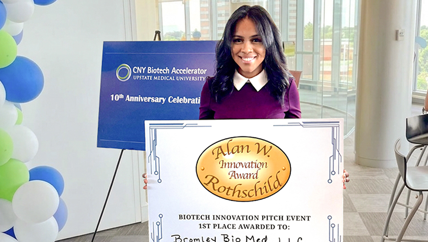 Bromley_Alexis_2026_872x493 Alexis Bromley with her award