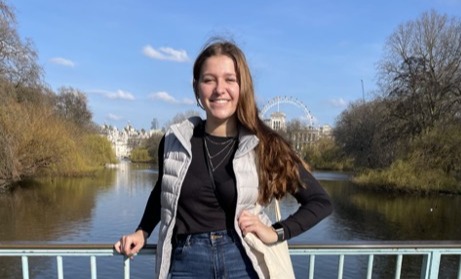 Student in front of the London Eye